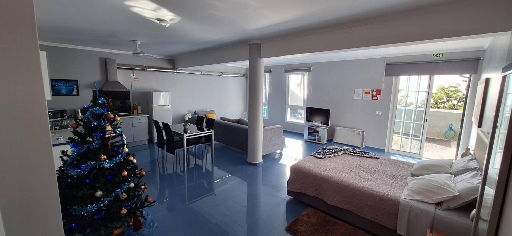 Lena's Place Apartment *